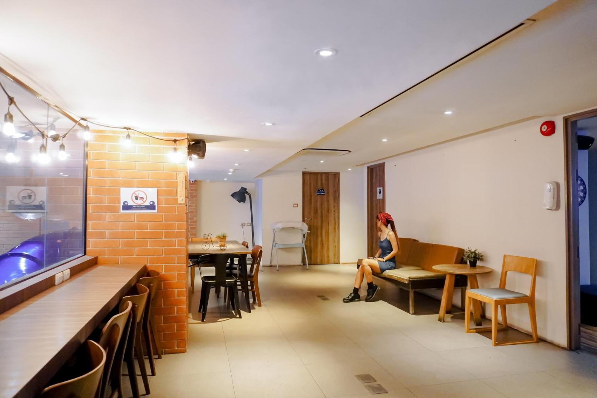Kokotel Bangkok Surawong Екстер'єр фото