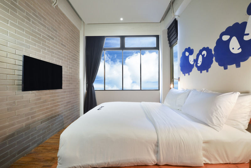 Kokotel Bangkok Surawong Екстер'єр фото